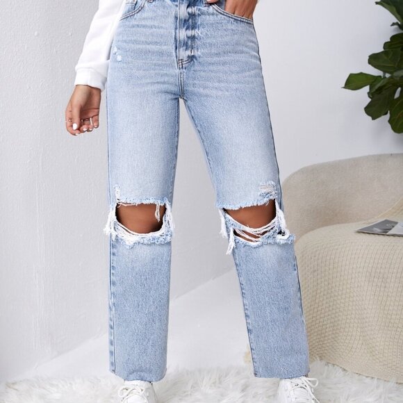 Light Wash Casual Women's distressed Ripped Raw Cut Straight Leg Jeans - Picture 1 of 5